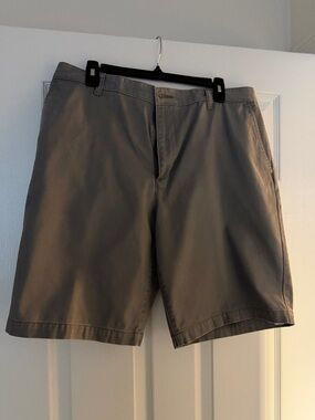 Dockers Men's Gray Flat Front Chino Shorts